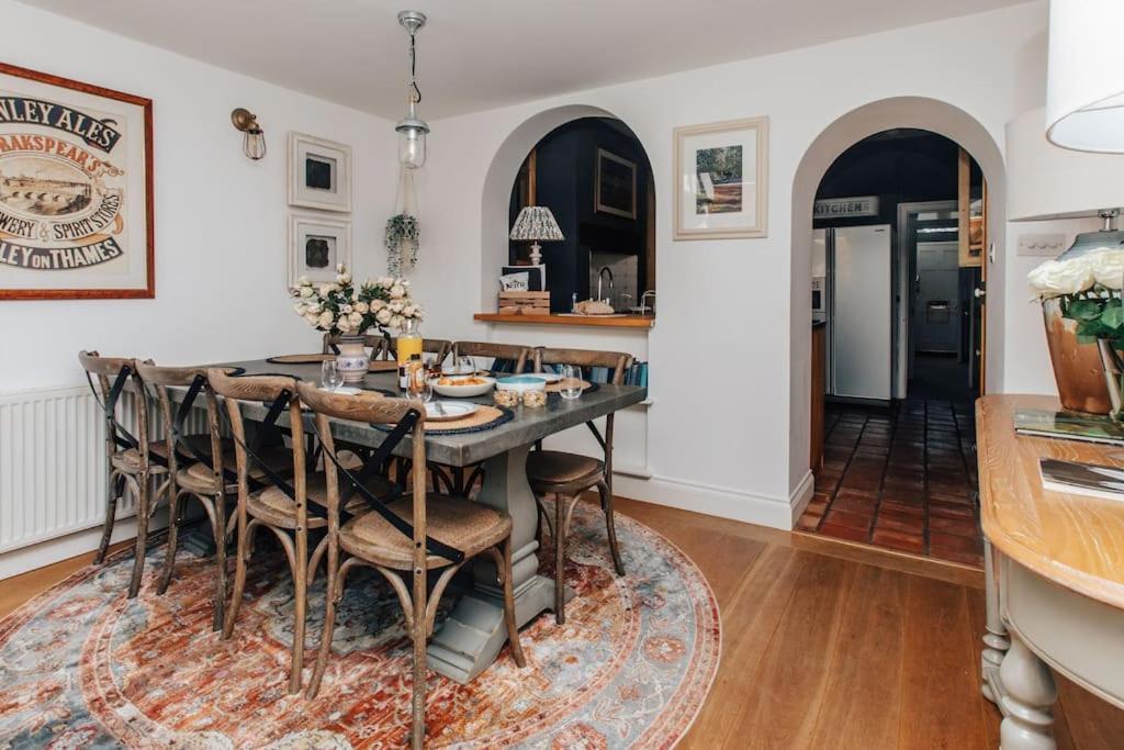 Dolls House - Luxury Townhouse *Sleeps 10* Villa Henley-on-Thames Eksteriør billede
