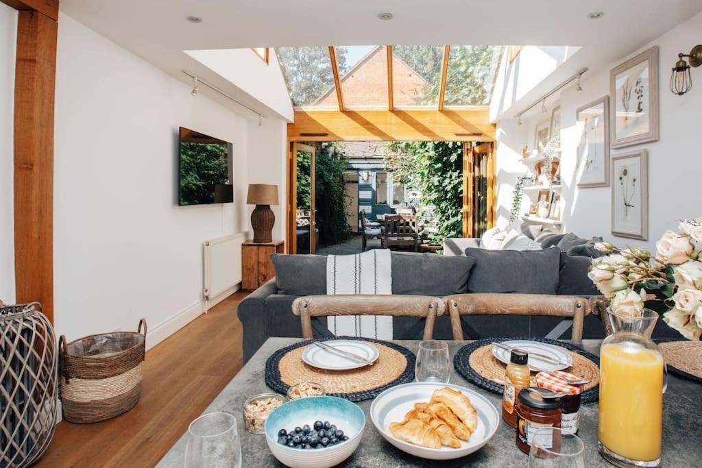 Dolls House - Luxury Townhouse *Sleeps 10* Villa Henley-on-Thames Eksteriør billede