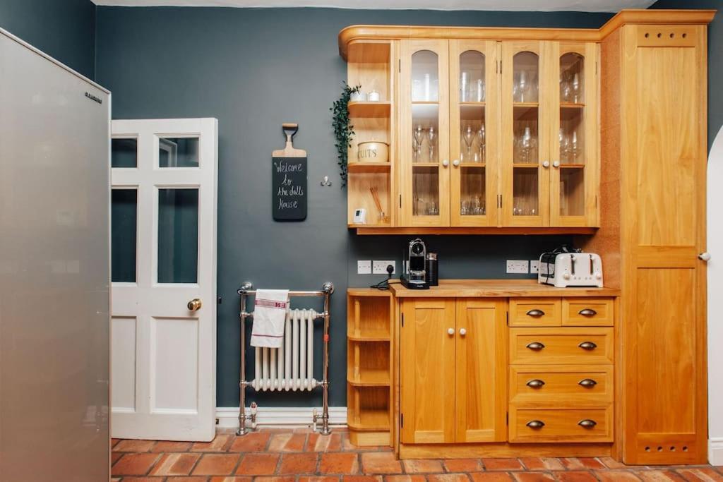 Dolls House - Luxury Townhouse *Sleeps 10* Villa Henley-on-Thames Eksteriør billede