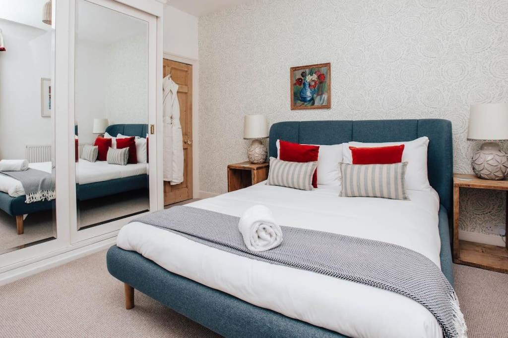 Dolls House - Luxury Townhouse *Sleeps 10* Villa Henley-on-Thames Eksteriør billede
